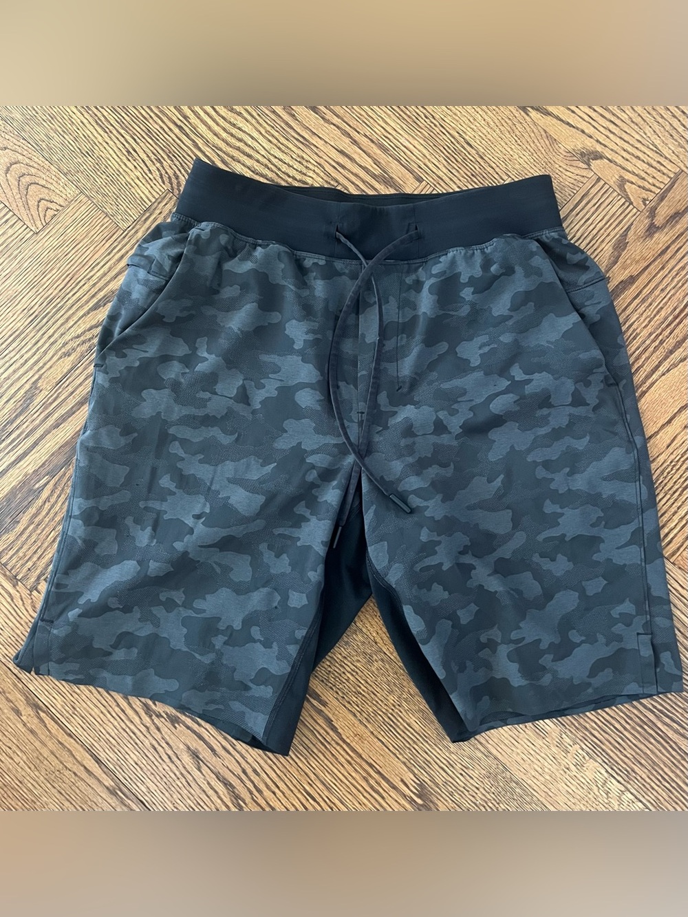 Lululemon Men's Zeroed In Linerless Performance Shorts 9”, Black/Gray Camo, Sz S